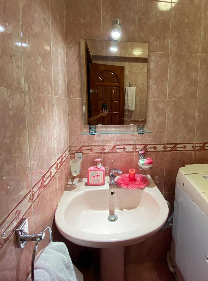 3bd In A Family House With Garden View * El Cairo